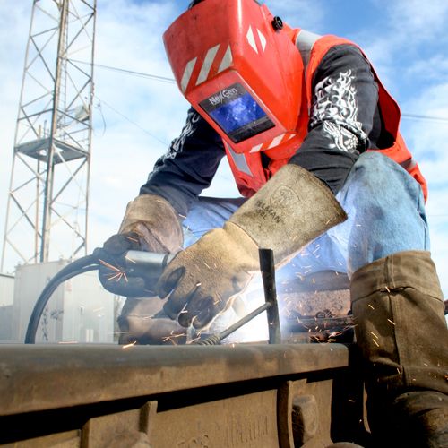 Frog welder at work in Springfield, MO on the BNSF