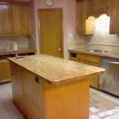 This granite kitchen located in Texas City, Texas.