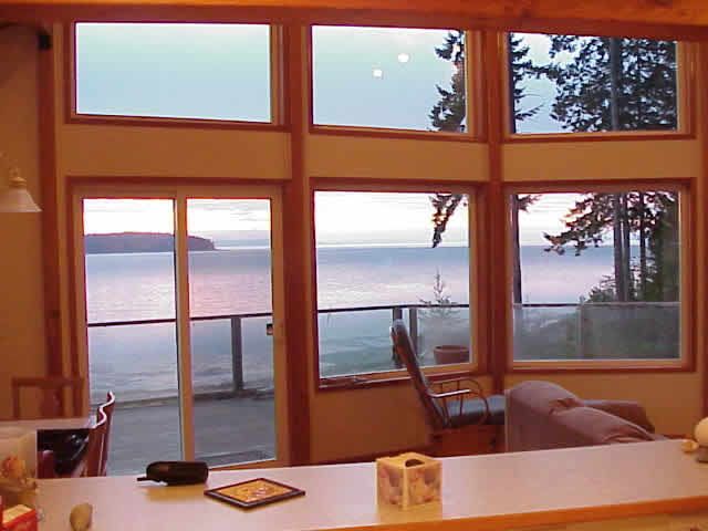 Professional Window Cleaning
Inside & Outside
Gutt