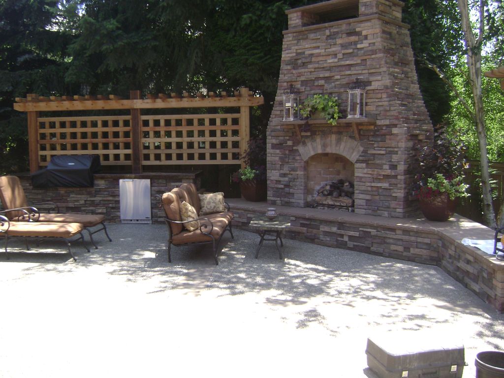 out door living space with BBQ