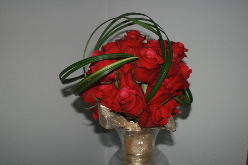 Bridal bouquet sympony in red roses