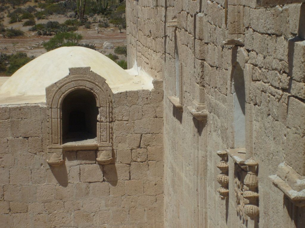 We offer optional day excursion to Mision San Borj