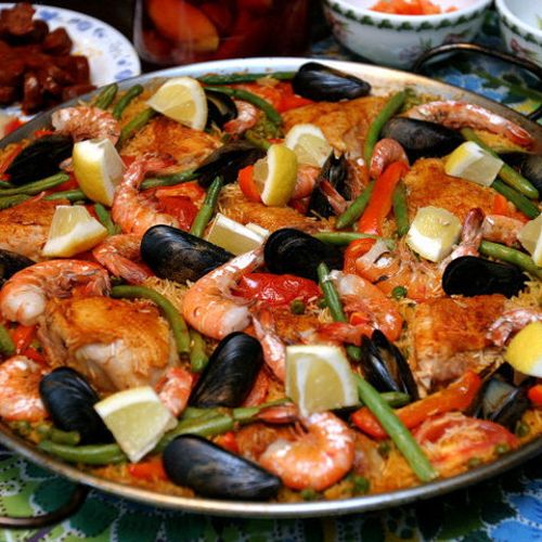 Paella Valenciana with mussels