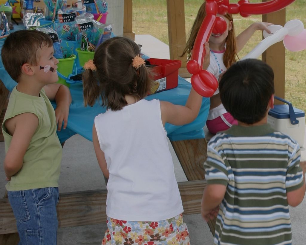 Kidazzl Parties Children's Interactive Entertainer