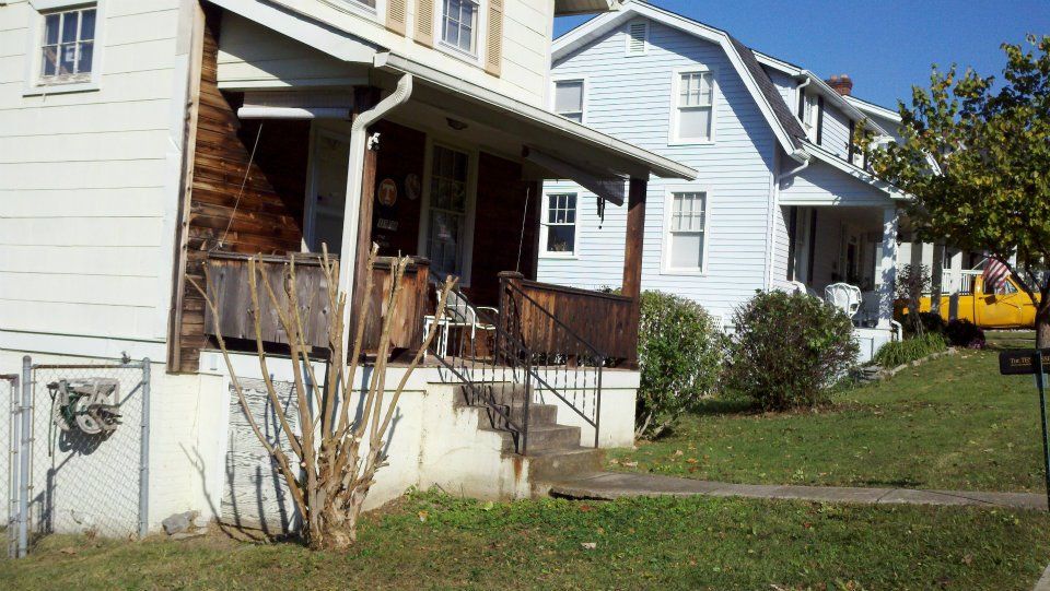 Now you can see it is the front after the tree is 