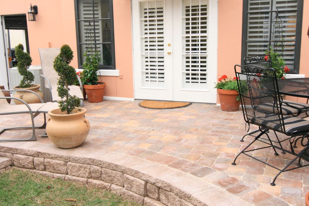 Paver Patio with retaining wall