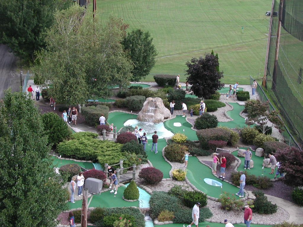 18 hole miniature golf course