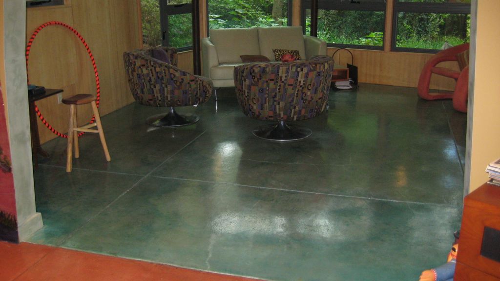 Nice polish-stain floor.