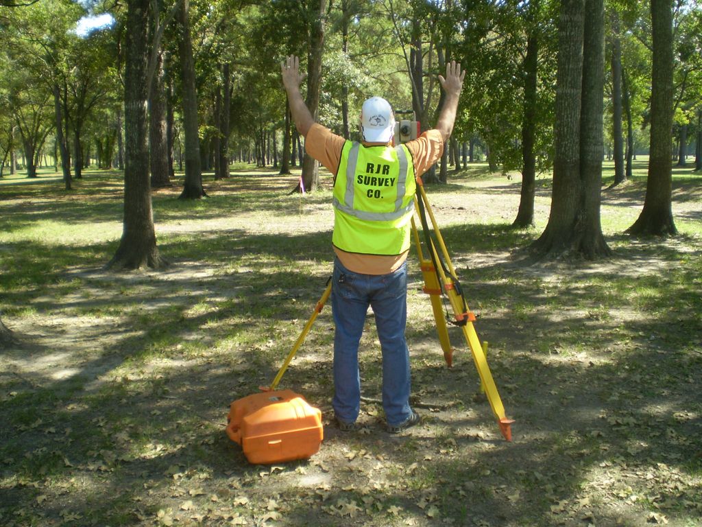 Our expertise is in large boundaries, commercial o