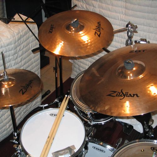 Yamaha Studio Drum kit available, with matched Zil
