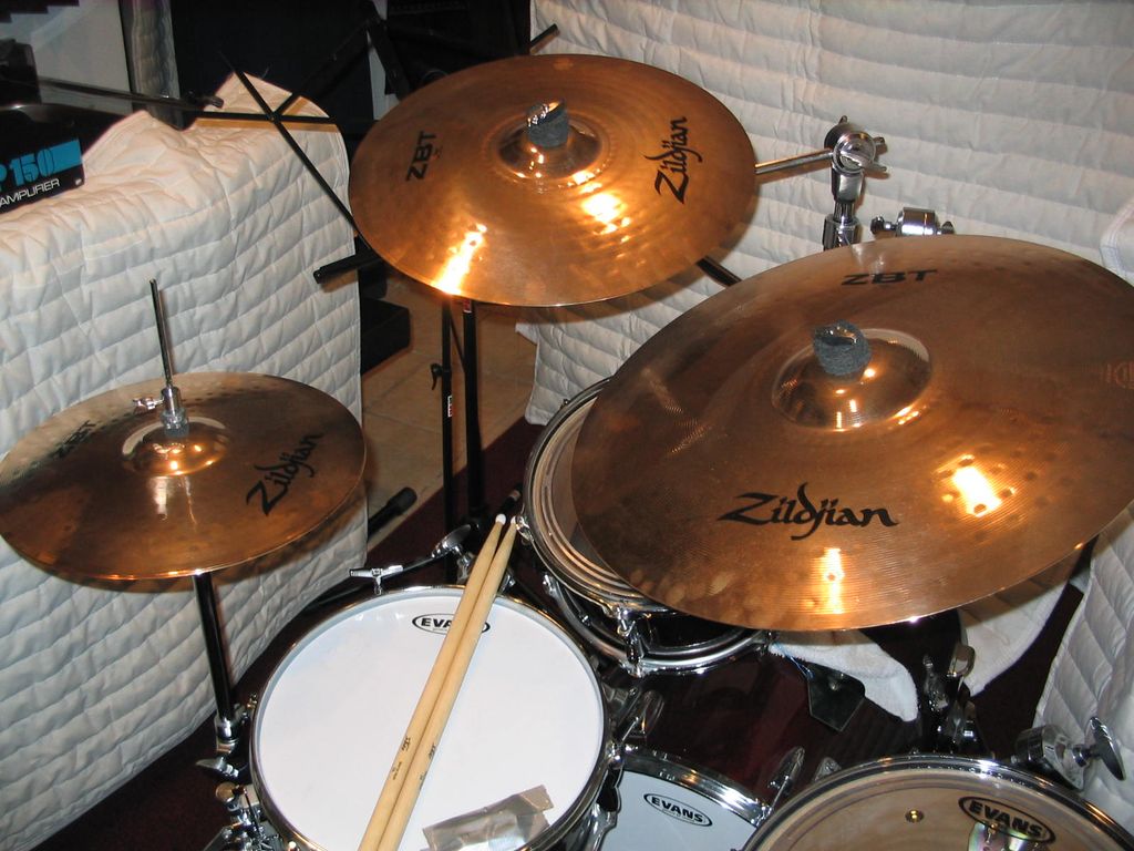 Yamaha Studio Drum kit available, with matched Zil