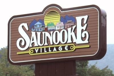 Sign for Saunooke Village in Cherokee NC