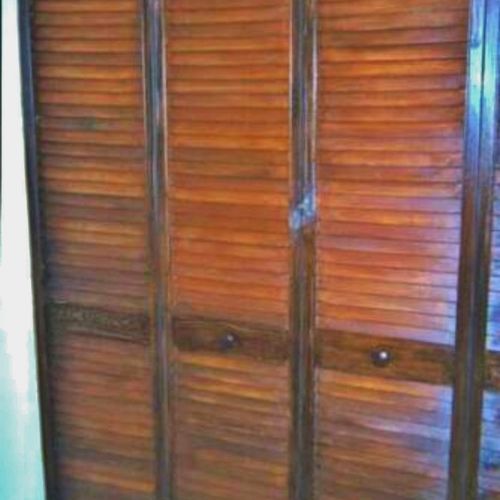 Faux woodgrained louver door