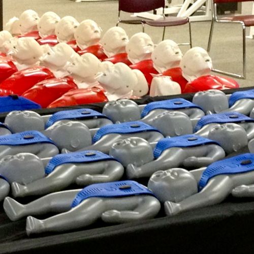 100 CPR Manikins for large groups