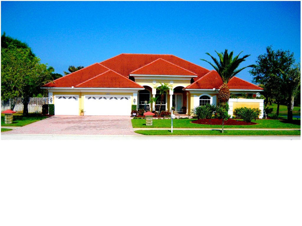 Lawn and landscape we meticulously maintain in Riv