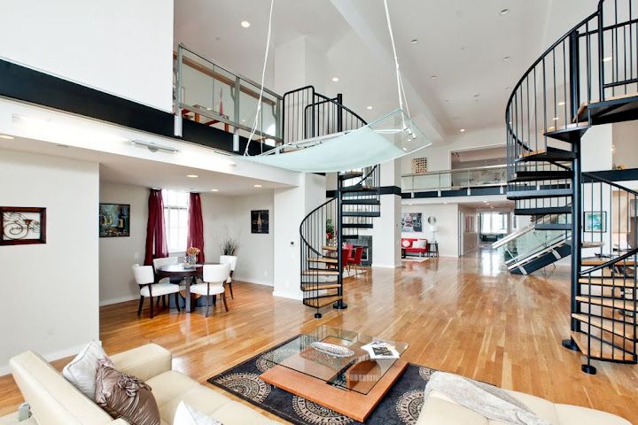 Staging: Locust Street Philadelphia