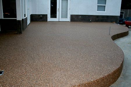 Pebble type flooring for exterior and/or interior 