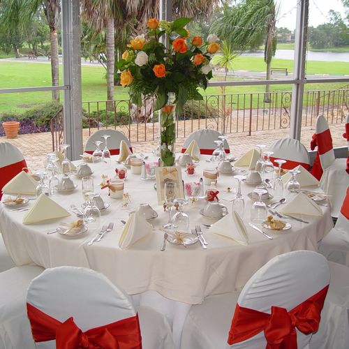 Table setting and Centerpieces