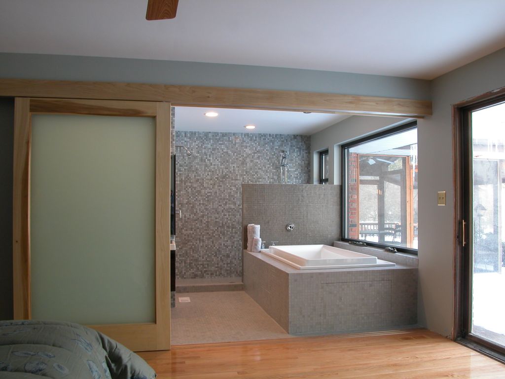 Modern Bath, door partition