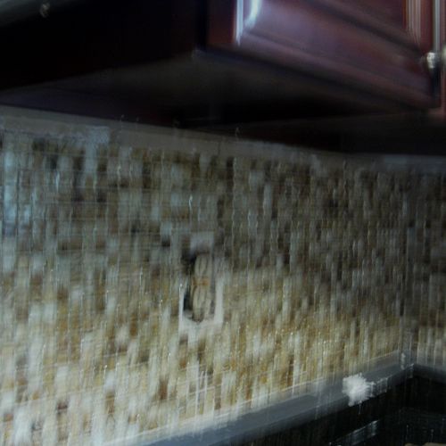 Glass tile installed in new Bowie Kitchen