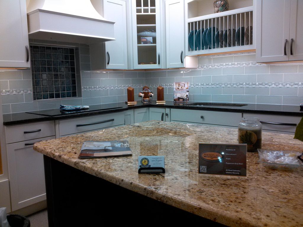 Kitchen Remodels - Under Cabinet Lighting Installa