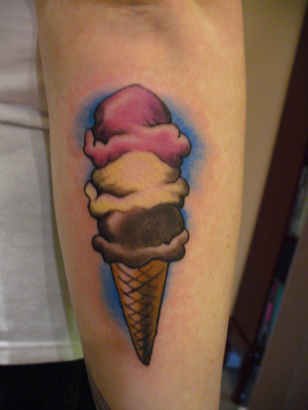 Ice cream cone by Laura