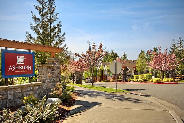 Ashburn townhomes for sale in Renton.  A great com