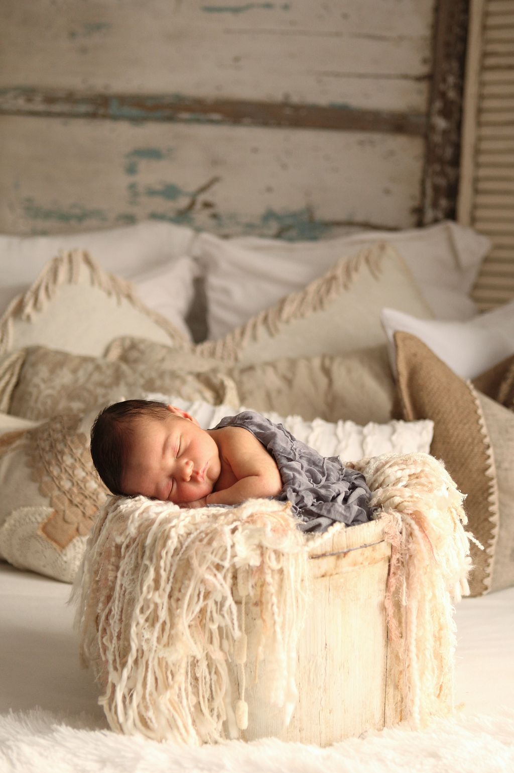 Newborns, studio..I have all the props..its import