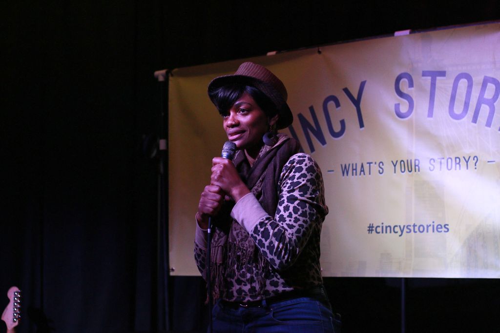 Storytelling night at #CincyStories Motr Pub.