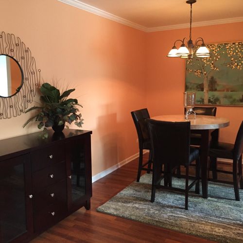 A beautifully staged dining area (Libertyville, IL