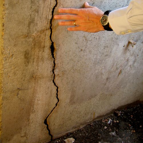 Get the best deal for foundation crack repair in C