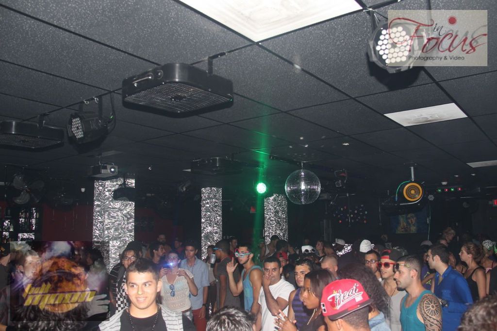 wetbar event 

WE PROVIDED SOUND -DJ-AND LIGHT TEC