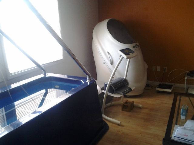 We offer both hydrostatic and BodPod body composit