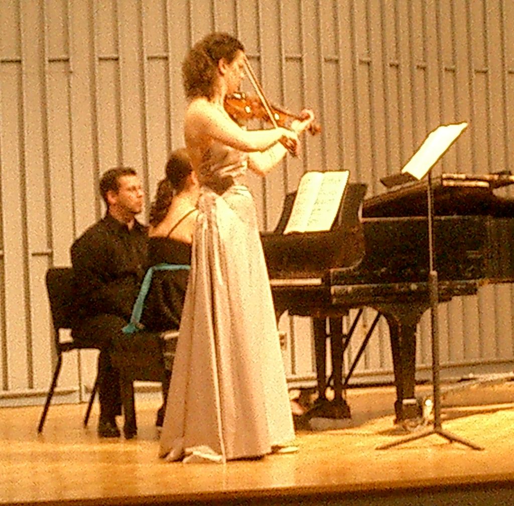 Bonnie performing at her 2006 Master's violin reci