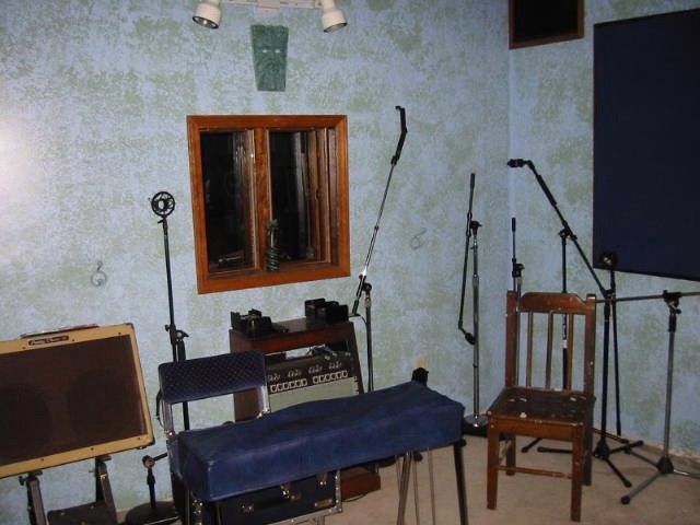 Tracking room 1