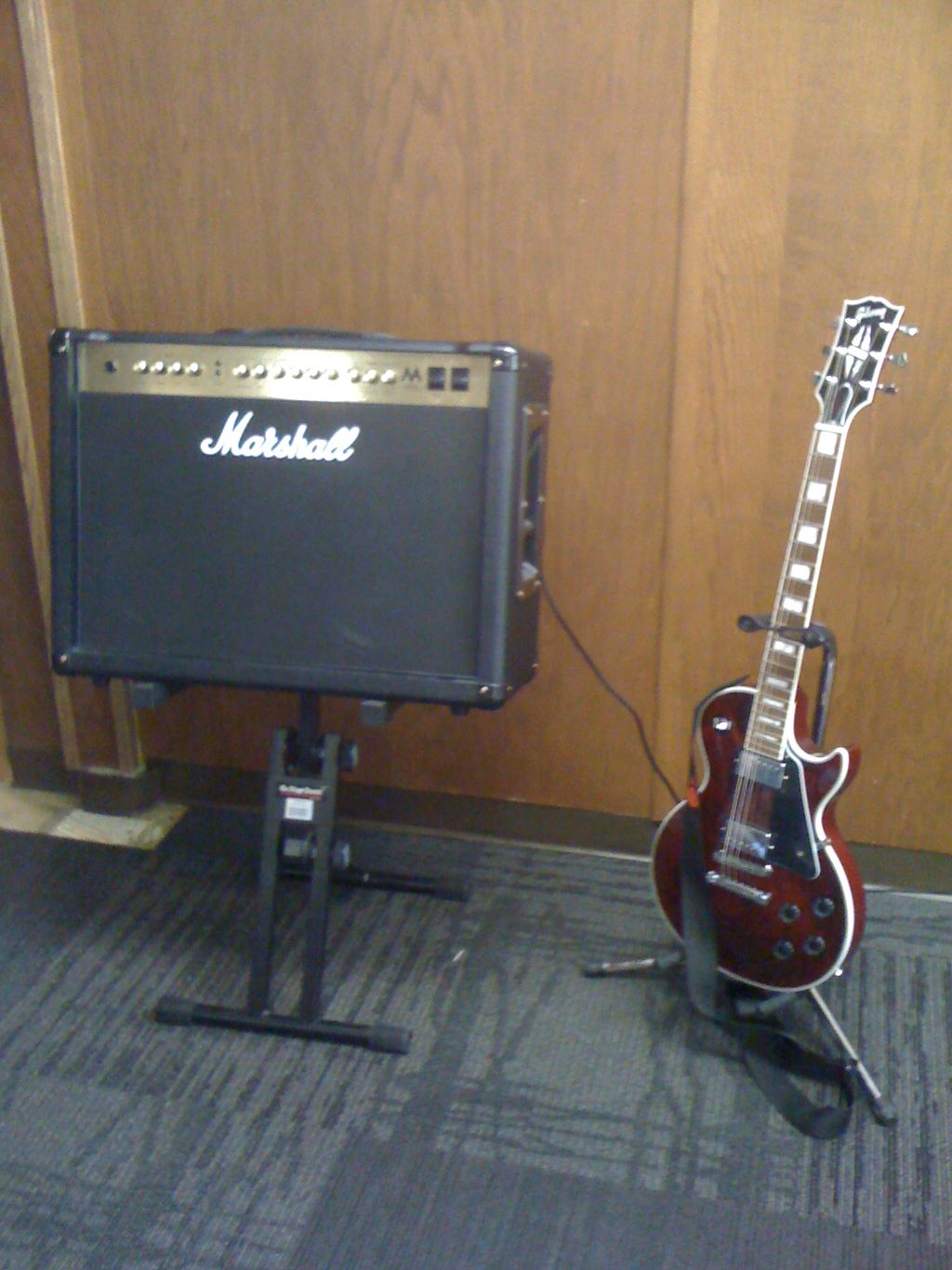 Marshall 100 watt Tube MA Amp
Gibson Les Paul Stan