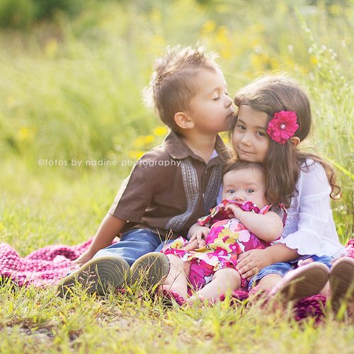 3 little kids in the grass, Woodbridge, VA