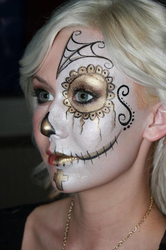 Half dia de los muertos/day of the dead/sugar skul