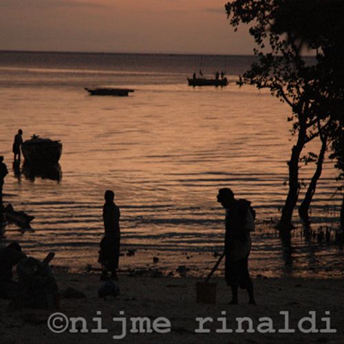 Fishermen going to work, Chakwani, Zanzibar.