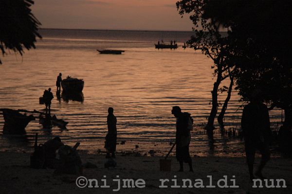 Fishermen going to work, Chakwani, Zanzibar.