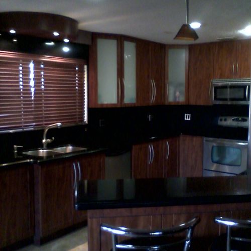 Custom Made Kitchen Cabinets with Granite Counter 