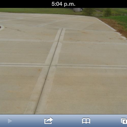 Concrete driveway we can do any cain of concrete