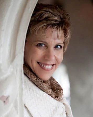 Annemarie Juhlian, Seattle Wedding Officiant