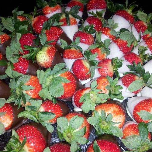 White & Milk Chocolate Covered Strawberries