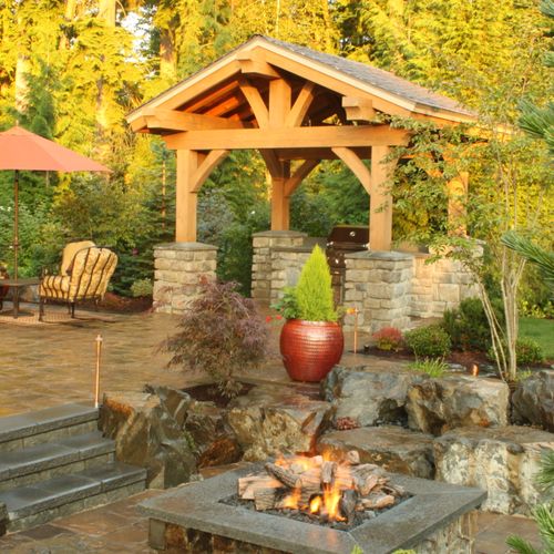 Outdoor Grill
Fire Pit - Belgard Paver Patio - Woo