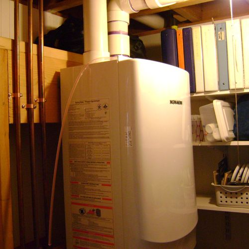Installed Gas Fired Tank-less Hot Water Heater Sys