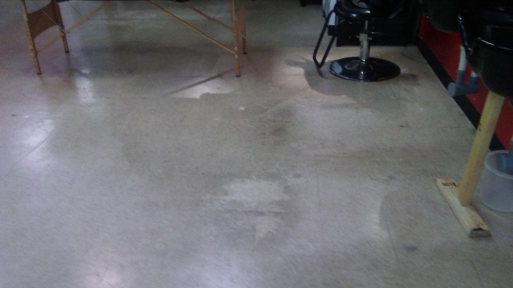 Boutique before strip and wax 