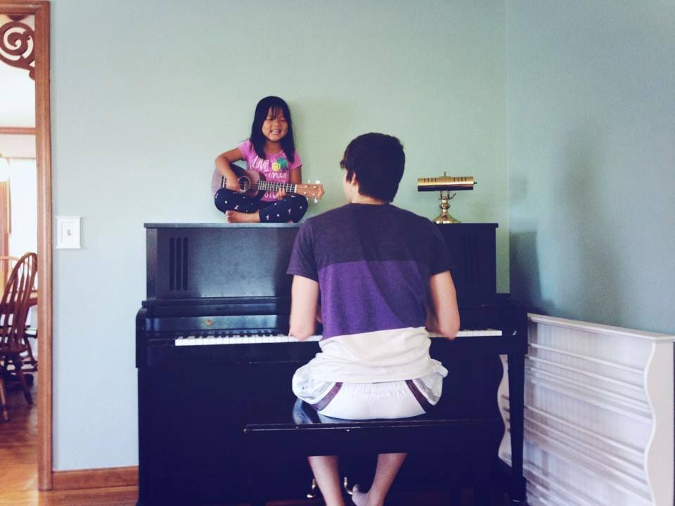 Offering piano, guitar and ukulele 