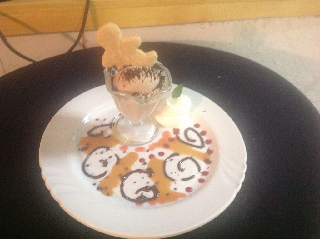 Local ice cream , home made sugar cookie , caramel