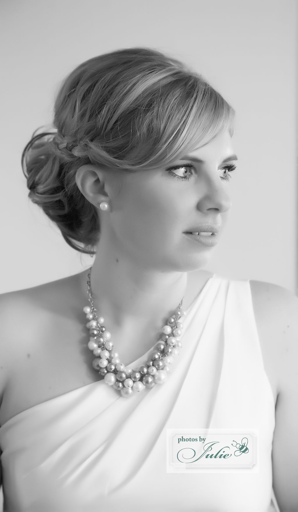 Artistic portraits of your wedding party.